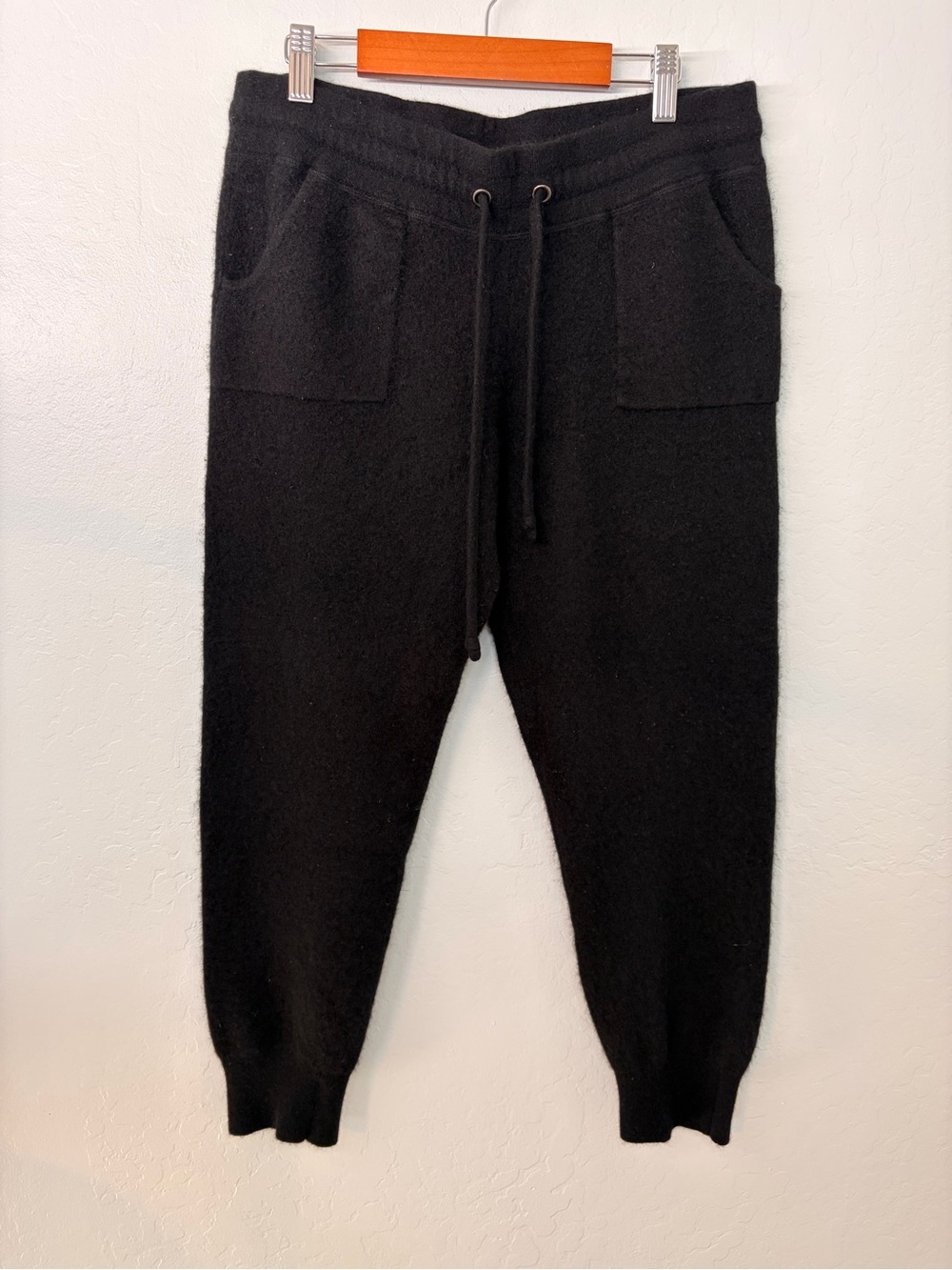 Women’s Black cashmere Drawstring Joggers with Patch Pockets 0026